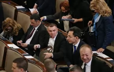 Христо Петров, познат като Ицо Хазарта, в новото си амплоа на народен представител от "Продължаваме промяната".