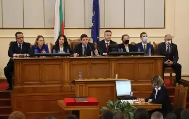 Заместниците на парламентарния шеф от 7-те групи.