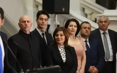  Николай Събев, Атанас Атанасов, Асена Сербезова, Калина Константинова, Иван Иванов, Георги Гьоков.