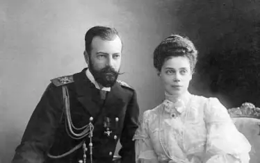 Великата княгиня Ксения Александрова със съпруга си.