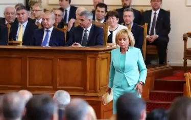 Мая Манолова бе във вихъра си в 46-ия парламент