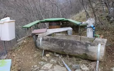  Непретенциозна чешма, но полезна за туристите. 