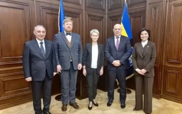 От дясно наляво са главните прокурор на Украйна Ирина Венедиктова, на България Иван Гешев, на Литва Нида Грунскене, на Естония Андрес Пармас и на Азербайджан Камран Алиев. 