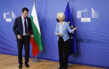  Урсула фон дер Лайен приветства Кирил Петков в Брюксел