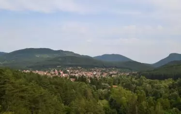  Сгушеният в Балкана Котел предлага тясна връзка с природата.