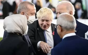  На световната сцена.