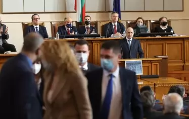 От ГЕРБ-СДС оправдаха напускането си с това, че президентът е използвал обръщението за политически атаки.