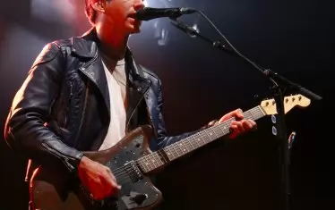 А тук е през 2012 г.