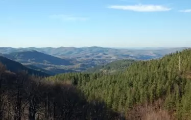  От връх Бъзовец се разкрива неповторима гледка.