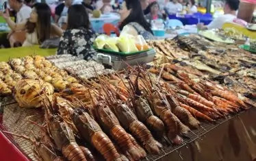 Филипино маркет за едни е пиршество на сетивата, за други -  изпитание за обонянието.