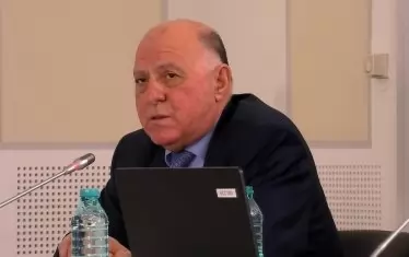  Боян Магдалинчев