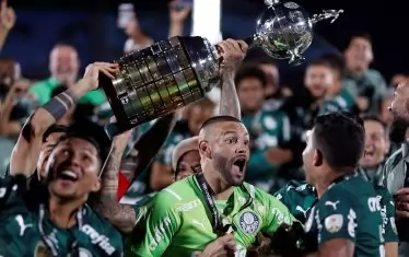 "Палмейрас", който през ноември спечели Копа Либертадорес, заслужи честта да е първият бразилски отбор, оглавил световната класация на IFFHS.