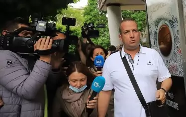 Бизнесменът Светослав Илчовски обяви в парламента, че кюлчетата са истински и са подаръци за рождения ден на Борисов от двама крупни бизнесмени. Той бе викан и от прокуратурата, но и до днес не е ясно какво направи държавното обвинение по тази проверка.