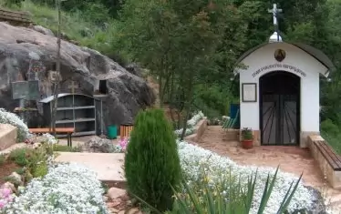  Местността Богородична стъпка край Старозагорските минерални бани.