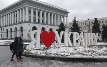 "Минах по любимите си улици от метрото до автобуса, но не се сбогувах с града. Знам, че ще се върна скоро."