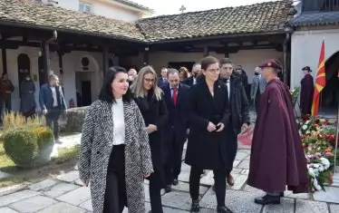 Българският външен министър Теодора Генчовска  почете Гоце Делчев на церемония в Скопие.