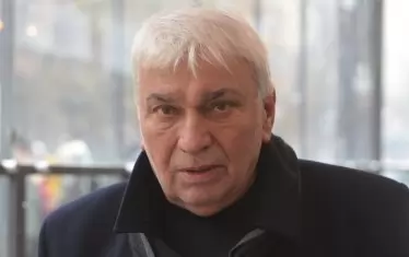 Стефан Димитров, който още преди 40 години пише музика за стиховете на Миряна: "Тя беше извънземна". 