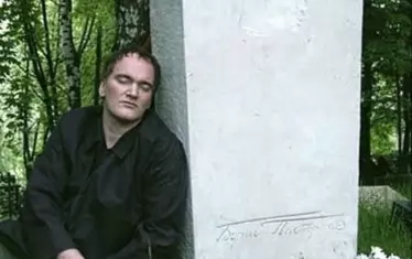 Тарантино в Переделкино, на гроба на писателя.