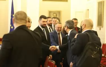 И ГЕРБ обяви македонската си политика за единствено правилна