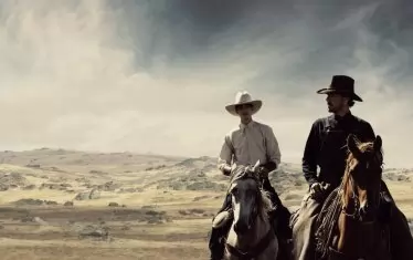 Годината на кучето, Кемпиън и Netflix