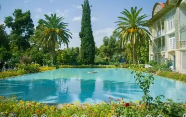 Градините на Ерам са сравнявани с райското място за благословените, споменато в Корана.