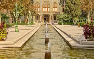 Дворецът "Голестан" е най-внушителната историческа сграда в иранската столица Техеран.