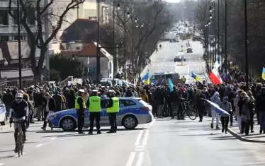 Протест пред руското посолство във Варшава