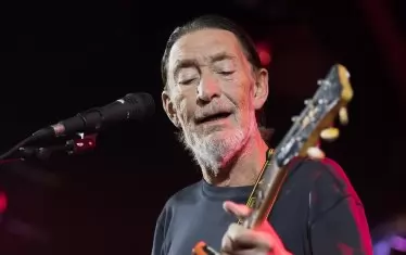  Риа на последното си до момента турне - през есента на 2017 г., което бе прекъснато от негов припадък на концерт в Оксфорд.