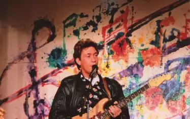  Крис Риа на сцена в началото на 80-те години на миналия век.