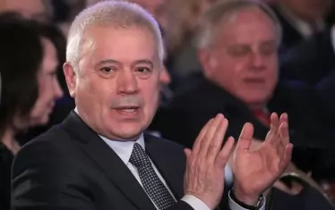 Радев ще спасява и бившия шеф на "Лукойл" Вагит Алекперов от евросанкции