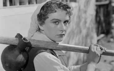  Гинка Станчева в "Земя"