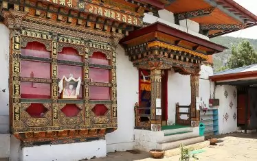 Храмът Чими Лакханг е необичайно място.