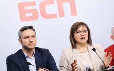 Корнелия Нинова и международникът на БСП Кристиян Вигенин са на път съвсем да стопят партийния си електорат.


