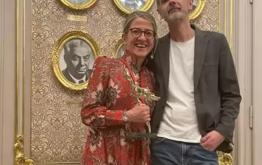 Втори пореден моноспектакъл на Ива Тодорова и Стоян Радев печели две награди "Икар". След "Приятно ми е, Ива" (с призове за женска роля и драматургичен текст) "Ива е онлайн" в Театър 199 бе отличен за драманургичен текст и с наградата на публиката.