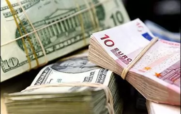 Русия забрани на банките да дават валута в брой