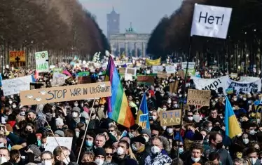 Миналата неделя най-масовият антивоенен протест беше в Берлин - над 100 000 се събраха пред Бранденбургската врата