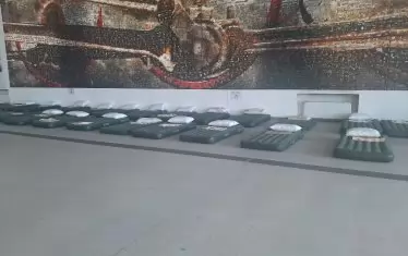  Когато свободните легла в спалното помещение свършат, може да се легне и на надуваеми дюшеци.