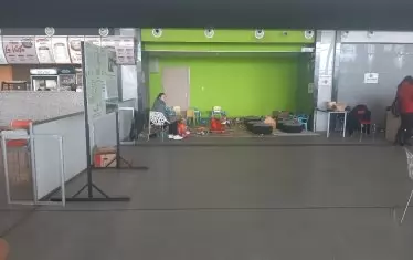  В помощ на майките е оформен приветлив детски кът. 