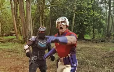 Супергероят и неговият пръв помощник.