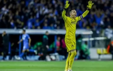 Налагането на 17-годишния вратар Пламен Андреев в състава на "Левски" (8 мача до момента - 3 за първенство и 5 за купата), а в добавка и връчването на капитанската лента, е едно от смелите и успешни решения на треньора на "Левски" Станимир Стоилов.