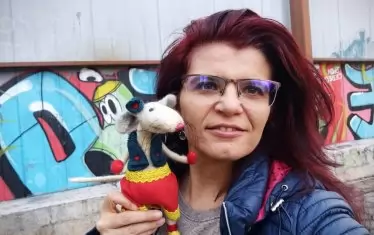 "Плъстенето на вълна се възражда, но под нова форма", казва майсторът на кукли Диляна Стойчева.