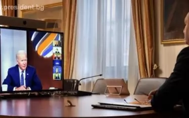 Държавният глава Румен Радев даде да се разбере, че е разговарял с американския президент Джо Байдън за сделката за първите 8 изтребителя, но не каза дали е ставало дума и за втора партида