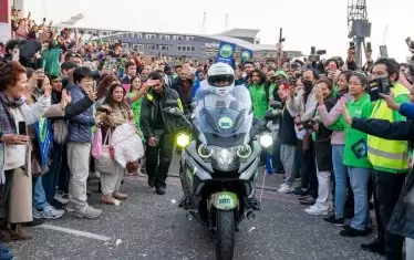 Садгуру започва от Лондон своята 100-дневна обиколка.