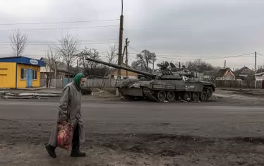  Животът бавно се завръща.