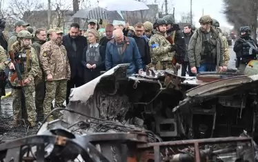 Фон дер Лайен и Борел лично видяха опустошеният Буча.