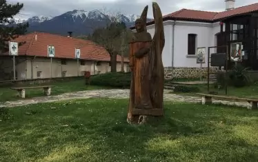  Дворът на музея.