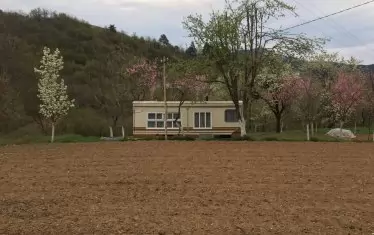  Пролет в покрайнините на градчето.