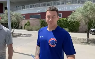 Новото попълнение раздава първите си автографи като играч на "мечетата".