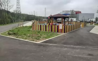 Отворени са и прилежащите детски площадки