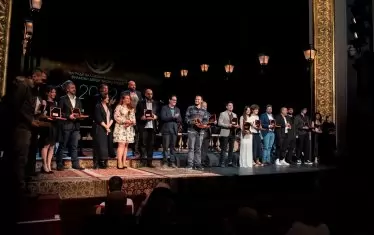 Накрая всички над 30 лауреати излязоха заедно на сцената.
